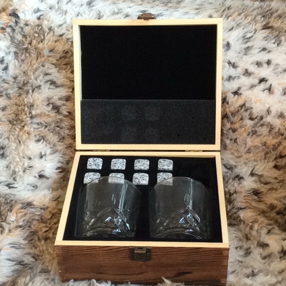 Whiskey Glasses Set - Picture 2 of 3